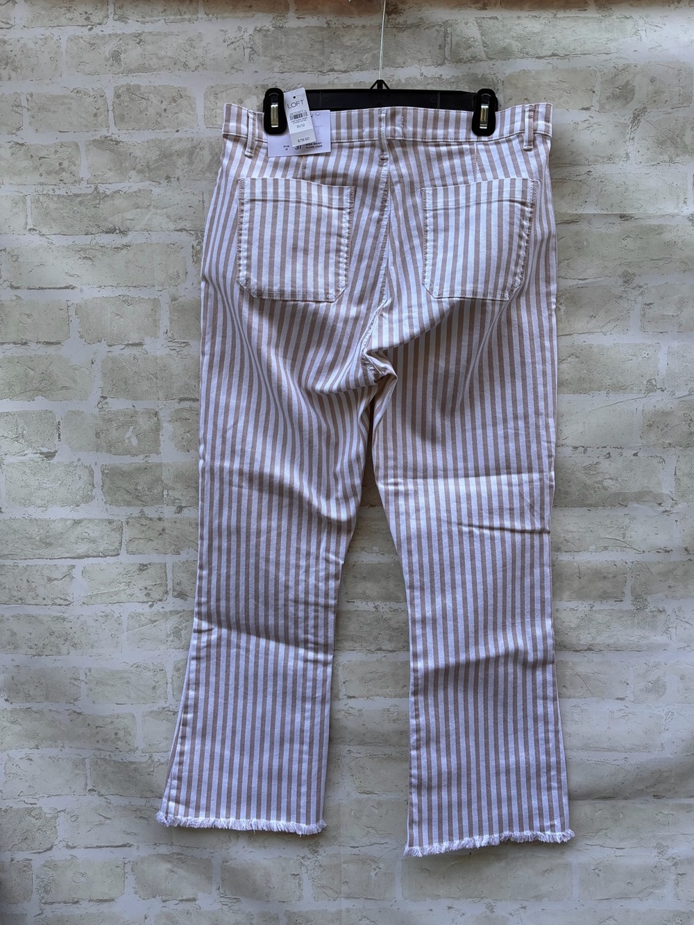 New LOFT 31 / 12 High Waist Flare leg Crop Pants in Stripe - Picture 3 of 9